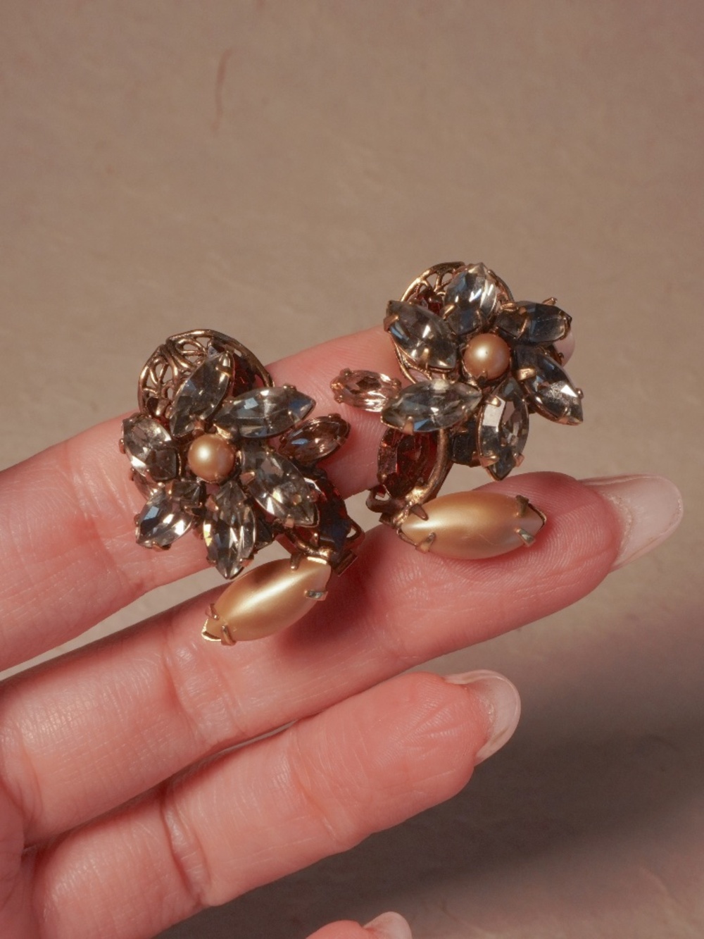 96. 50’s Rhinestone Tremble Earrings